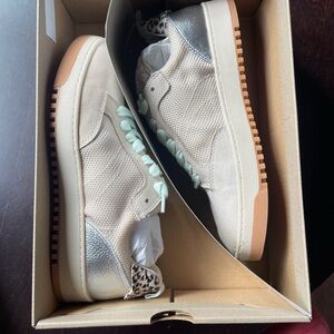 Dolce Vita Oatmeal Mesh Sneakers size 8